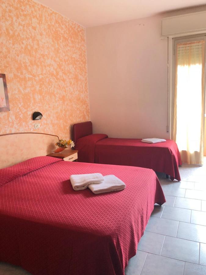 Hotel Serenella Vintage Rimini Eksteriør billede