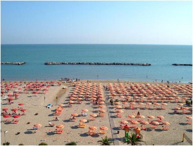 Hotel Serenella Vintage Rimini Eksteriør billede