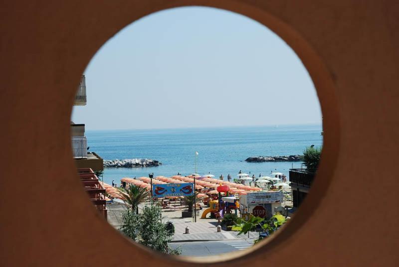 Hotel Serenella Vintage Rimini Eksteriør billede